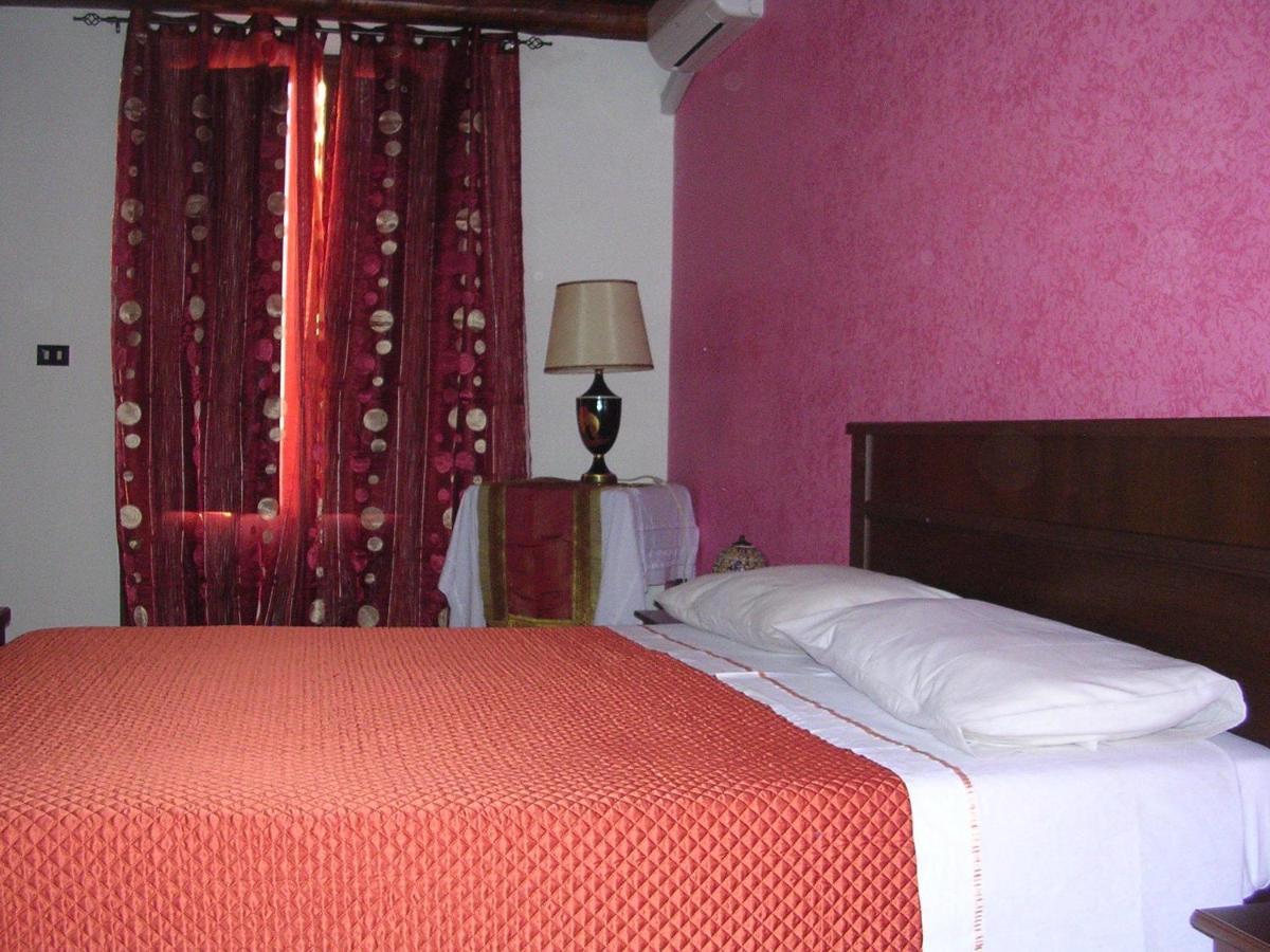Bed and Breakfast Il Mirto E La Rosa Агридженто Номер фото